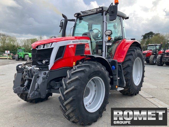 Massey Ferguson 6S.135 Trattore