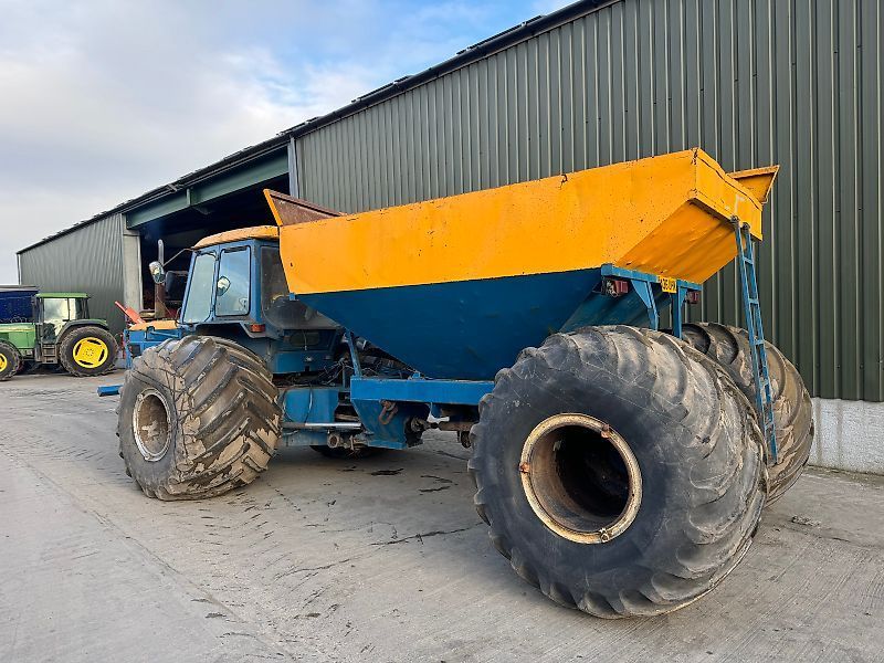 Ford 8210 self propelled gravel cart Traktor 17 360 €