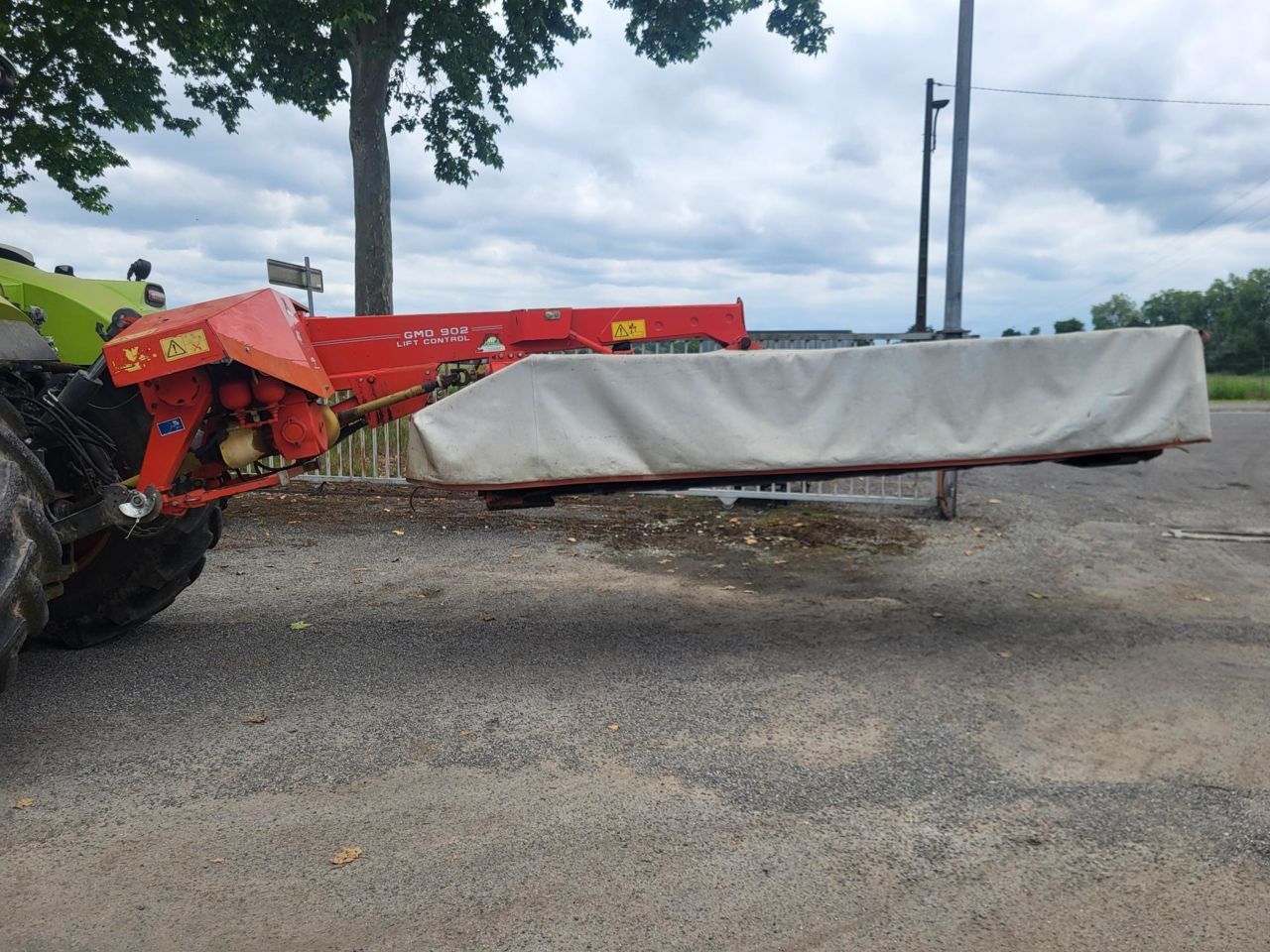 E-FARM: Kuhn gmd 902 lift control - Mower - id MLWLWFC - €5,350 - Year of construction: 2003 - France