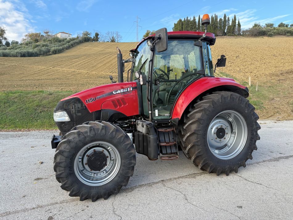 Case IH Farmall 115 U Tractor 32.500 EUR