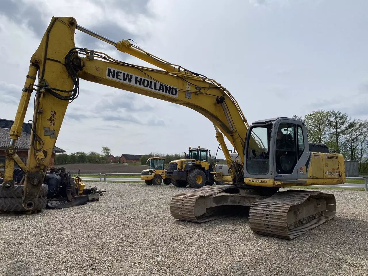 New Holland e265 b Excavator €16,725