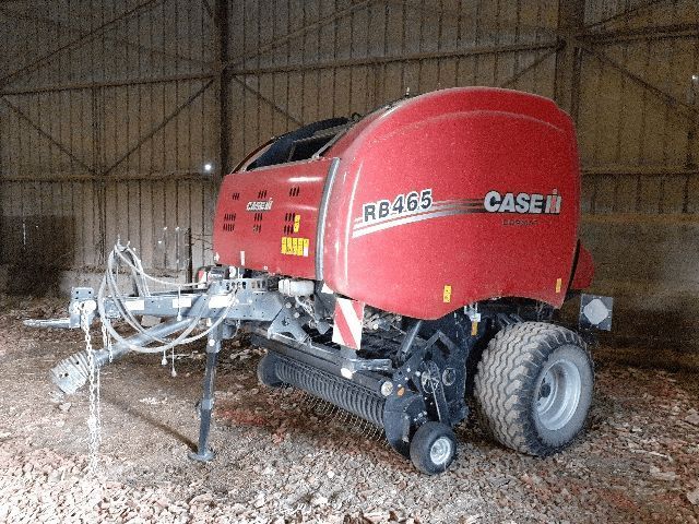 E-FARM: Case IH rb 465 - Presă de balotat - id W24GZJU - 29.000 EUR - Anul: 2020 - Numărul total de baloți produși: 1.200,Franța