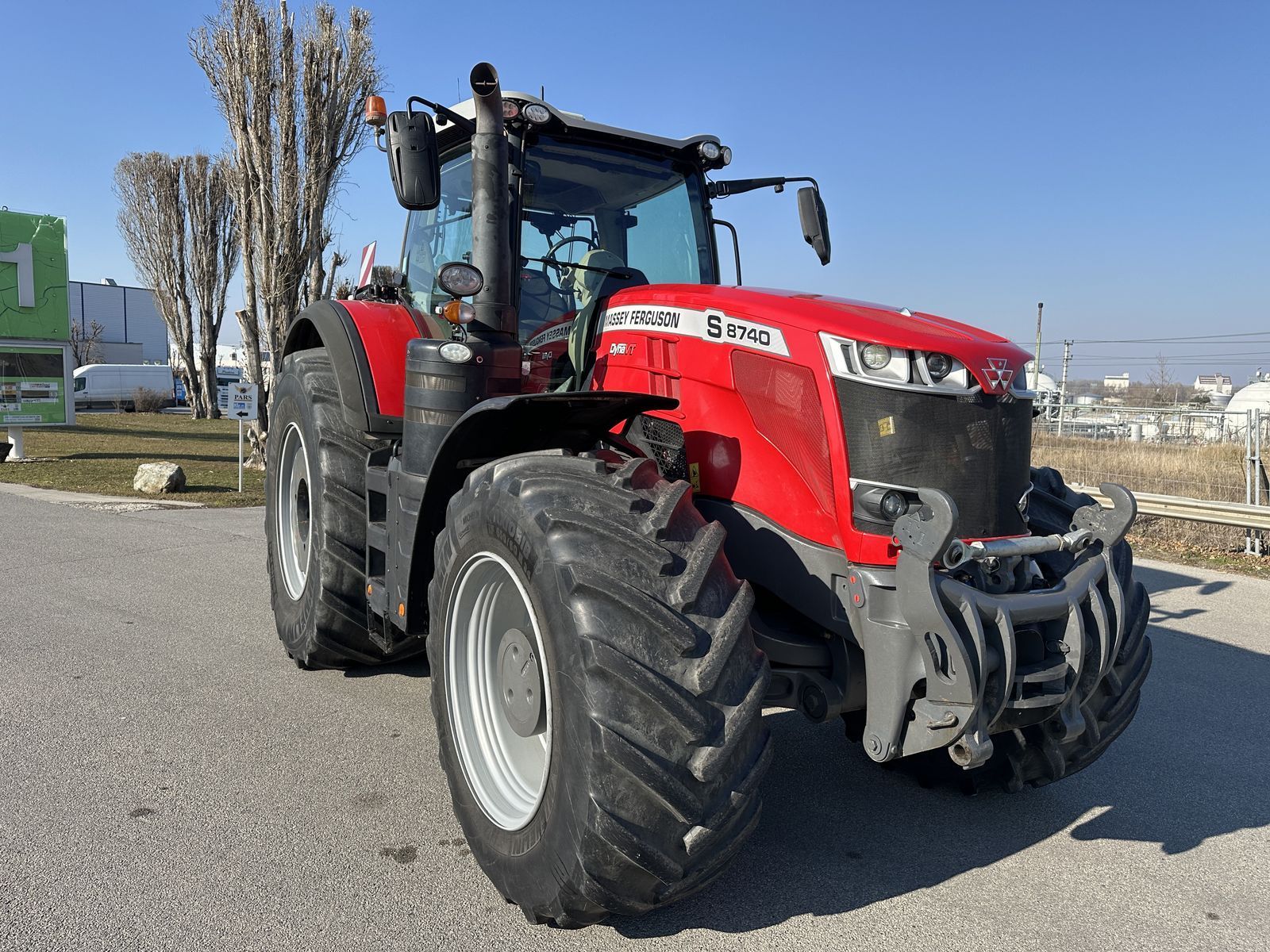 E-FARM: Massey Ferguson 8740S Dyna-VT - Traktor - id SC8EPLD - 139.000 € - Baujahr: 2019 - Abgelesene Motorstunden: 4.400,Motorleistung (PS): 381,Österreich