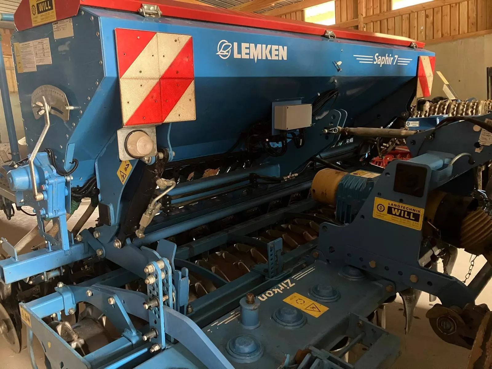 Lemken Saphir 10/300 высев 22 000 €