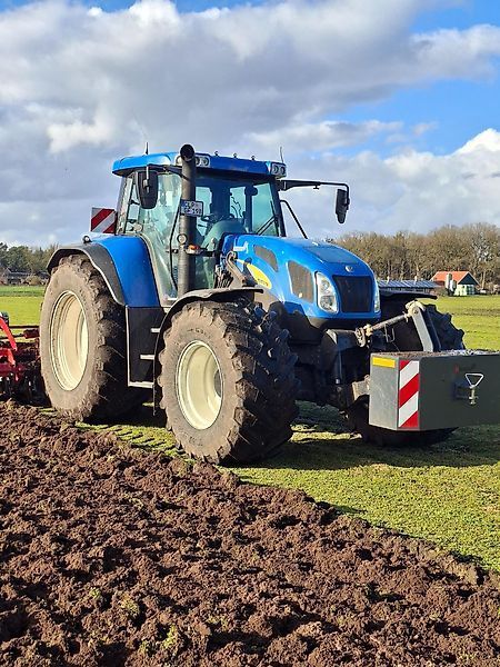 New Holland TVT 170 Traktor 39 000 €