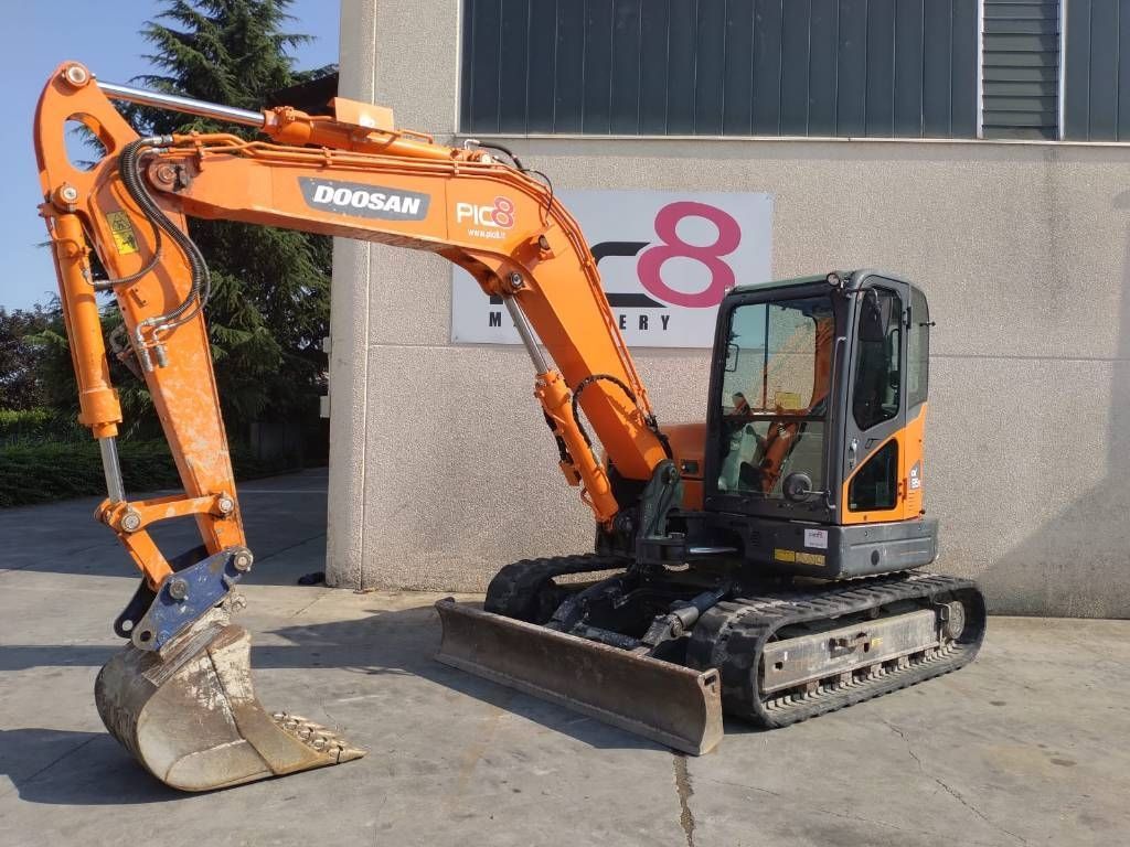 Doosan dx 85 r-3 Mini excavadora  49.000 €