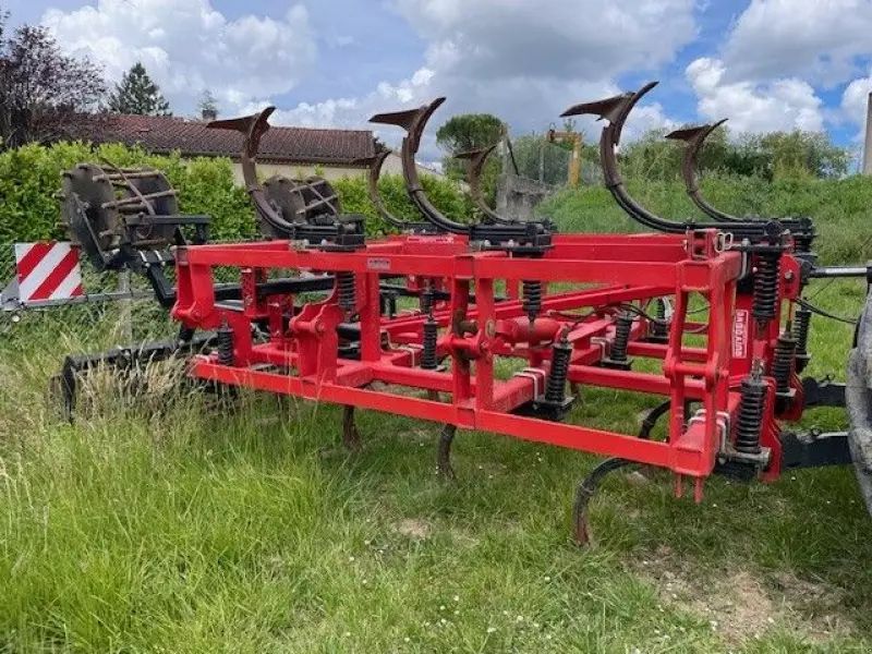 E-FARM: Quivogne chsr17 - Mechanical weed control - id YIK1RJ1 - €8,500 - Year of construction: 2016 - France
