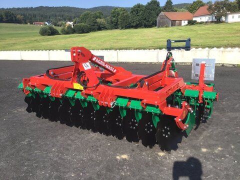 E-FARM: AGRO-MASZ bt 30 3m arbeitsbreite beleuchtung - Disc harrow - id KQWEQBV - Year of construction: 2025 - Germany