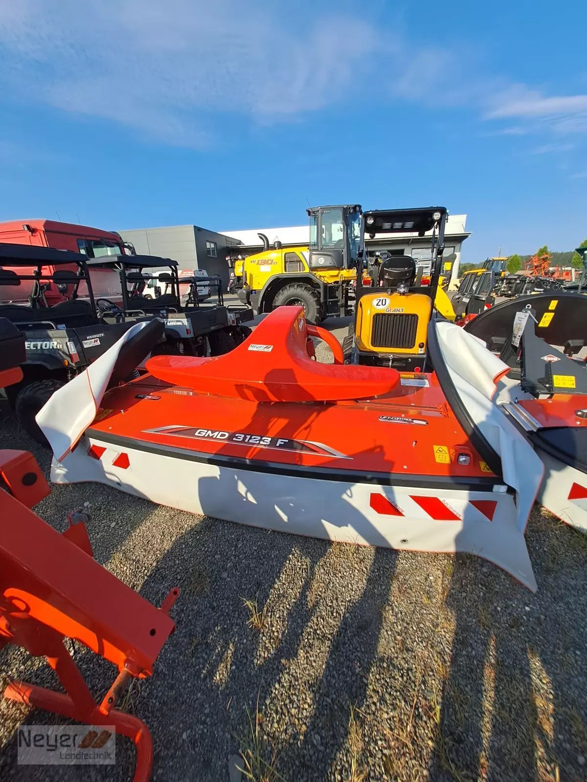 E-FARM: Kuhn GMD 3123 F-FF - Mower - id SCE9C9H - €11,550 - Year of construction: 2022 - Germany