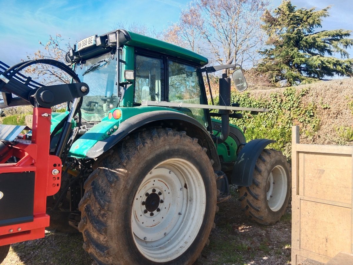 Valtra N142 Трактор 35 000 €