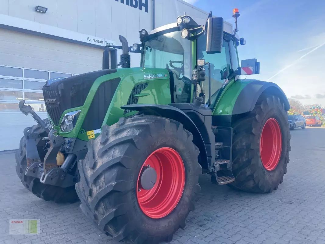 Fendt 826 Vario Profi Plus Trattore 99.000 €