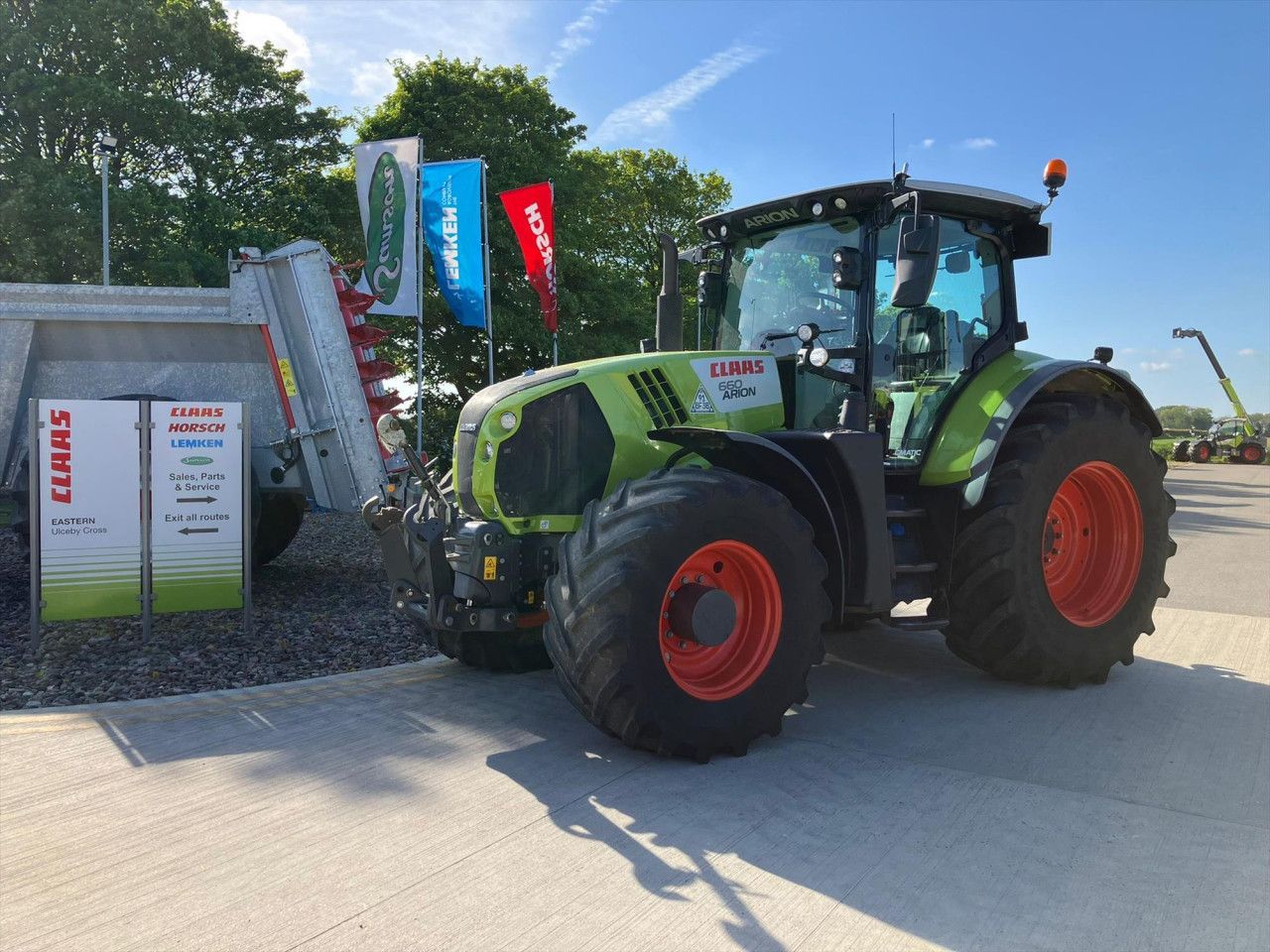 E-FARM: Claas Trion 660 - Trattore - id 5NDZFAK - 90.329 € - Anno di costruzione: 2018 - Ore: 3.748,Potenza del motore: 205,Regno Unito