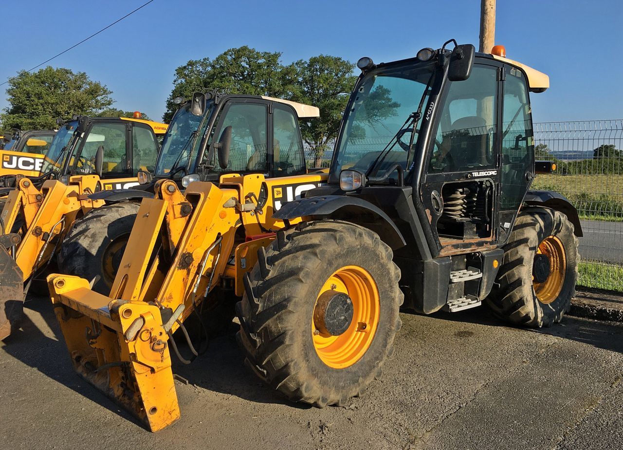 E-FARM: JCB 536-60 AGRI Super - Chargeur télescopique  - id YHBW4Y7 - 38 000 € - Année: 2013 - Lecture du nombre d'heure: 7 300,France