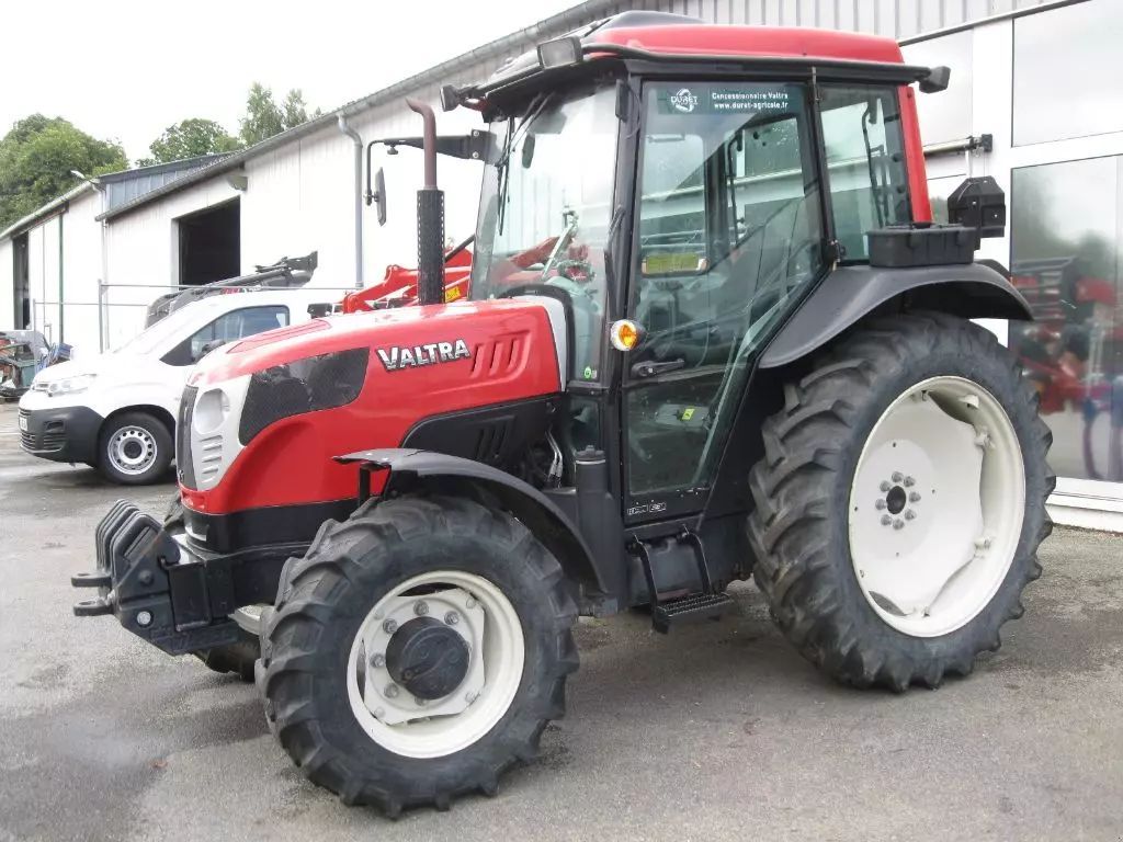 E-FARM: Valtra A73 Compact - Tractor - id QGGDCGV - Year of construction: 2016 - Engine hours: 1,600,Engine power (HP): 78,France