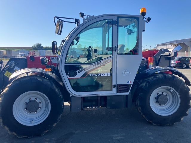 E-FARM: Massey Ferguson th 7038 ef - Ładowacz teleskopowy - id ACWDKF9 - 65 000 € - Rok produkcji: 2022 - Motogodziny: 2700,Francja