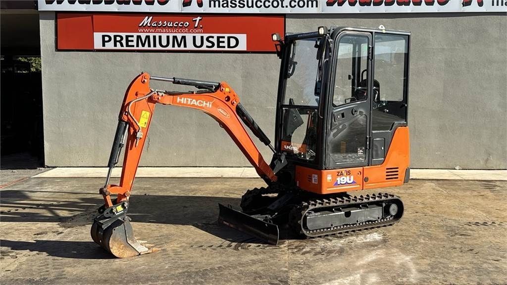 E-FARM: Hitachi zx19-5a cr - Mini-pelle - id CBKPTBX - 20 500 € - Année: 2018 - Italie