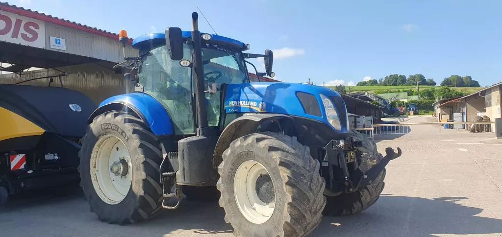 E-FARM: New Holland T7.250 - Τρακτέρ - id LCGSTRM - 85.000 € - Χρονία: 2015 - Μετρητής ωρών: 3.900,Ισχύς κινητήρα: 220,Γαλλία