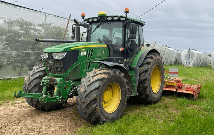 E-FARM: John Deere 6155 R - Tractor - id VWTF5XT - 99.000 EUR - Anul: 2019 - Citeste ore: 2.500,Muterea motorului: 155,Franța
