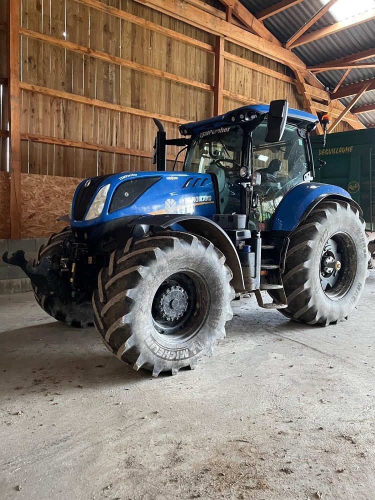 E-FARM: New Holland T7.230 - Tractor - id MAKC1DM - Año: 2019 - Horas: 3900,Potencia del motor: 190,Francia