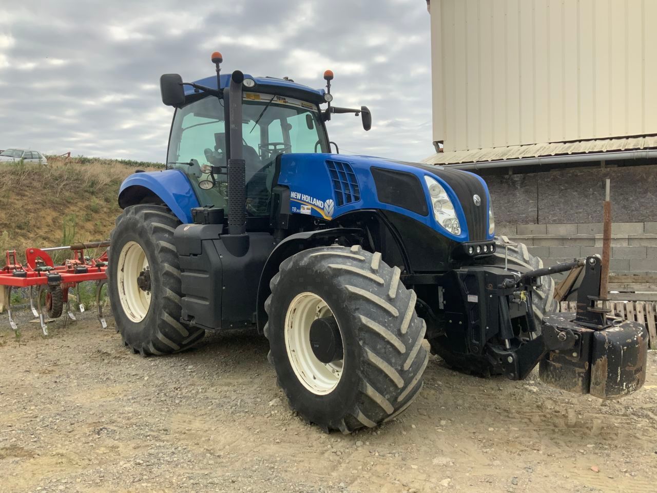 E-FARM: New Holland T8.360 - Tractor - id HGK9TRN - 85.000 € - Año: 2013 - Horas: 3900,Potencia del motor: 330,Francia
