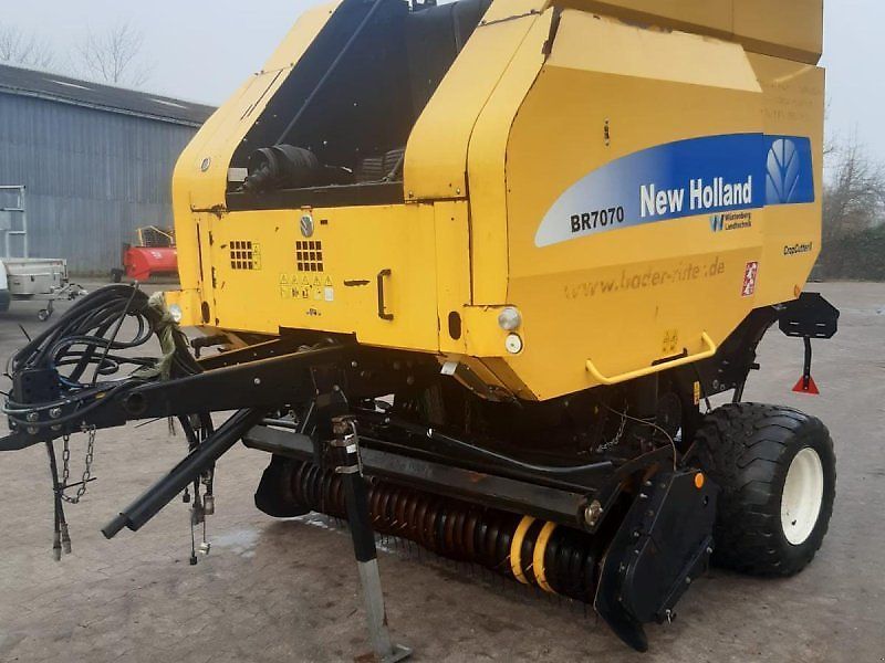 E-FARM: New Holland BR7070 Crop Cutter - Presse à balles - id NRMNEVL - 7 500 € - Année: 2012 - Allemagne