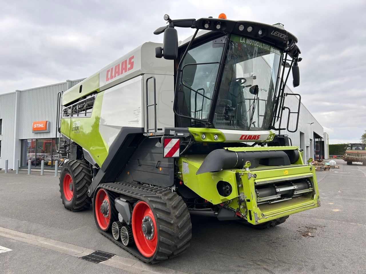 Claas Lexion 8700 Combine harvester €359,000