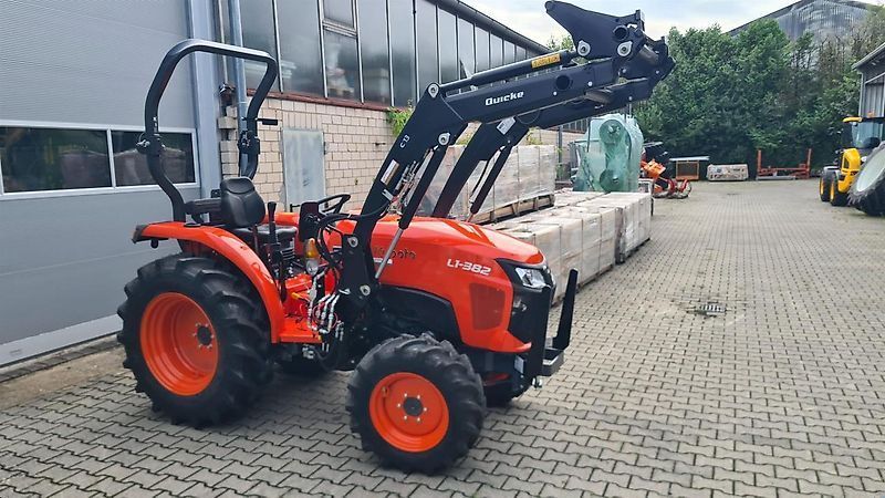 Kubota L1-382 DW EC Tractor €26,500
