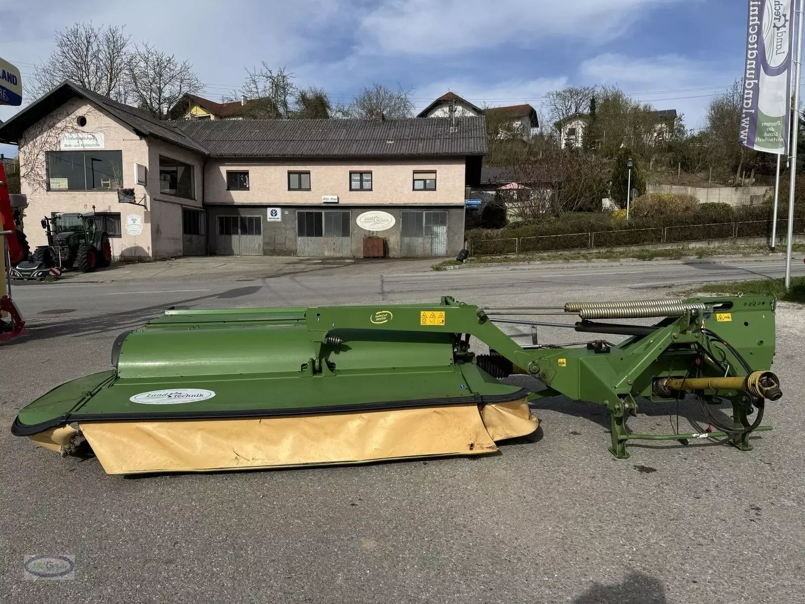 E-FARM: Krone easy cut r 320 cv - Faucheuse - id 4JHHCG4 - 11 496 € - Année: 2013 - Autriche
