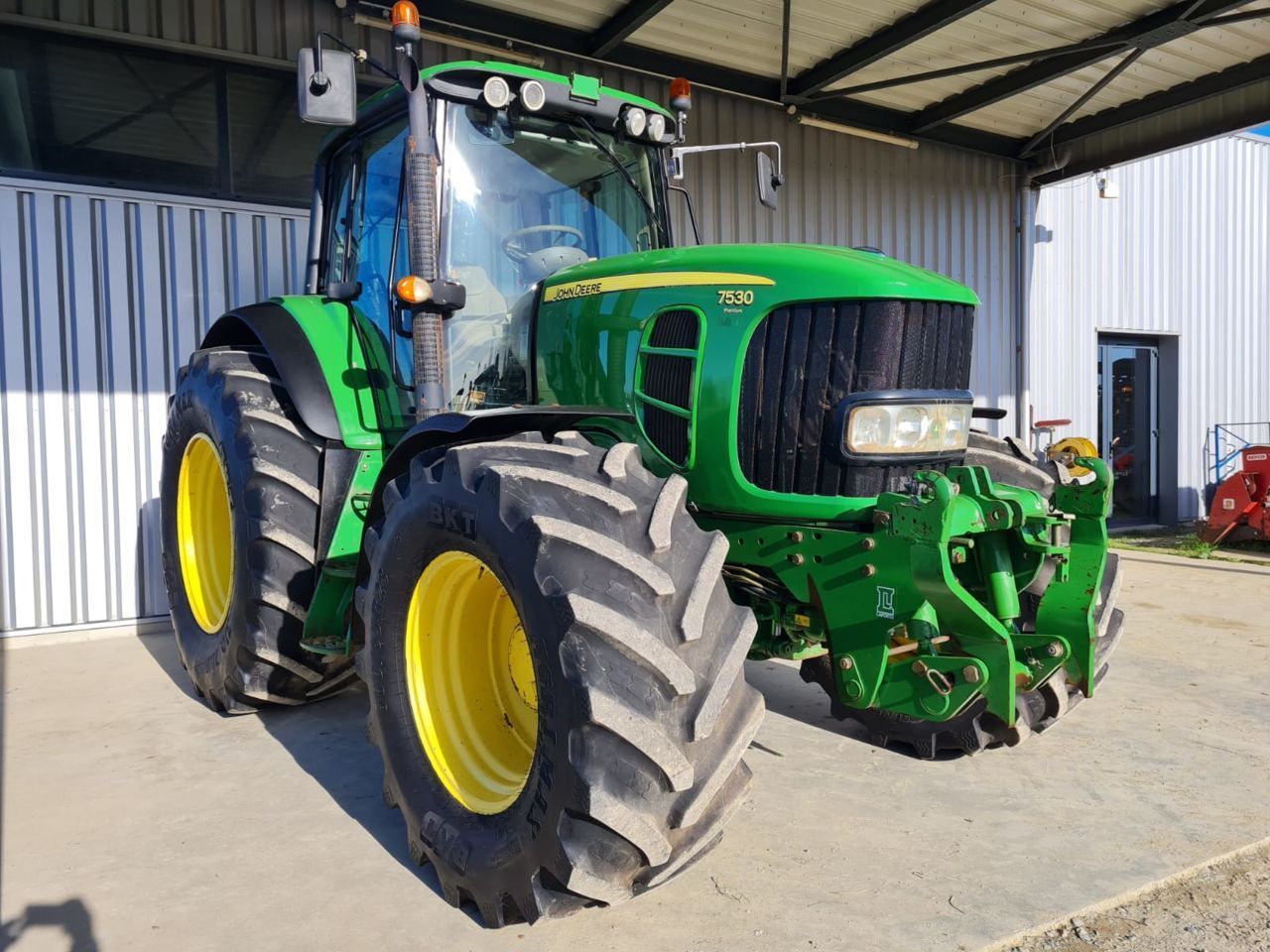 John Deere 7530 Premium Tractor €40,000