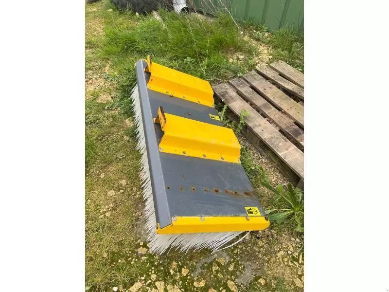 E-FARM: Rabaud balai - Outil - id ASQLMVD - 1 000 € - Année: 2022 - France