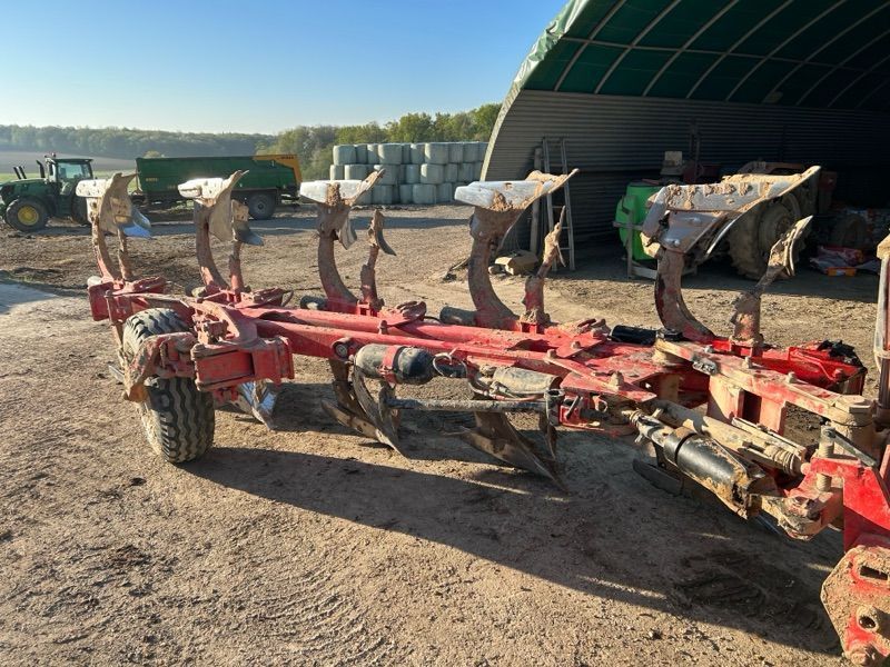 E-FARM: GREGOIRE BESSON rwy7 - Pług - id F3SGCYT - 5500 € - Rok produkcji: 2005 - Francja