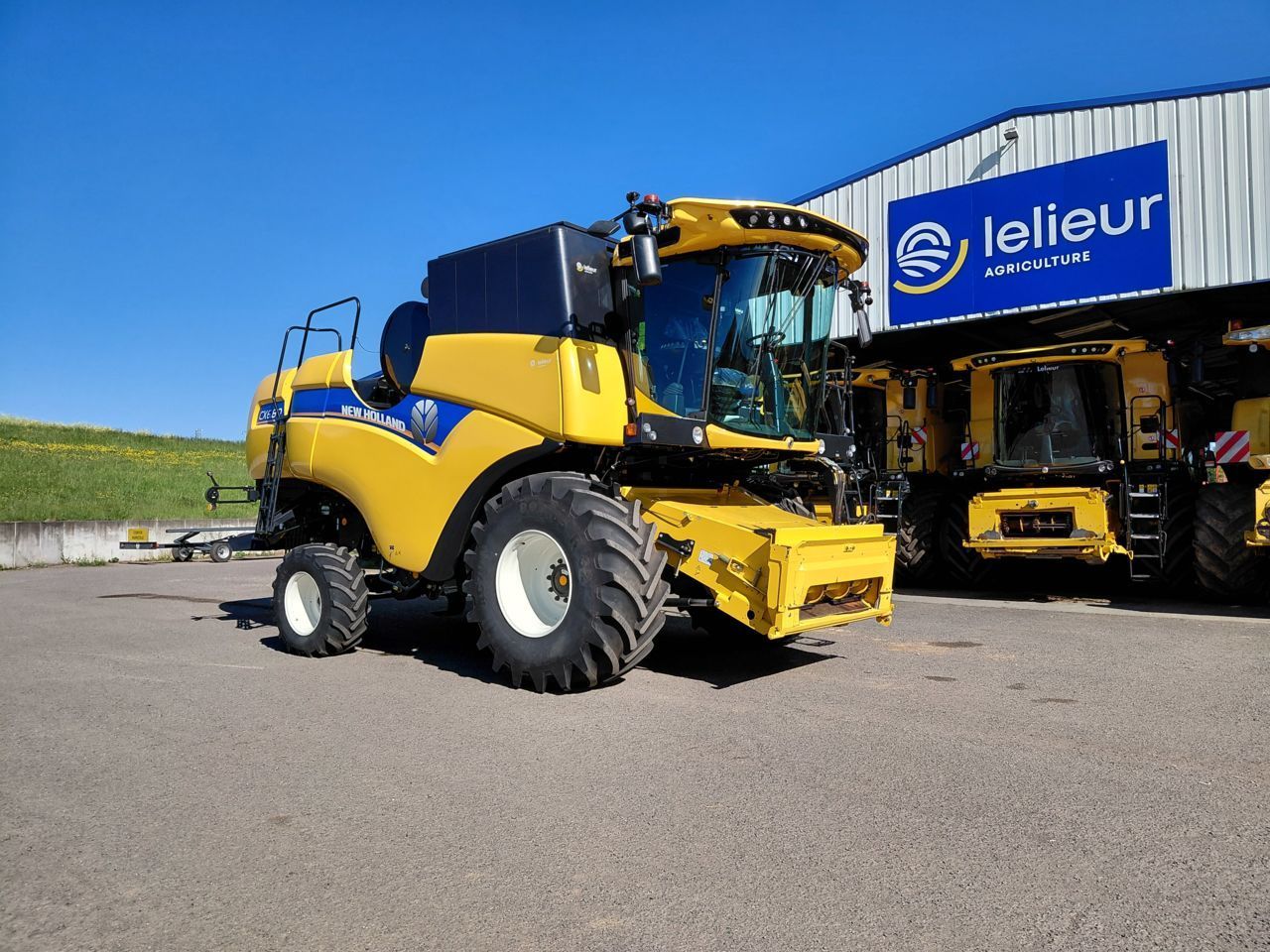 New Holland CX 6.80 Moissonneuse-batteuse 200 000 €
