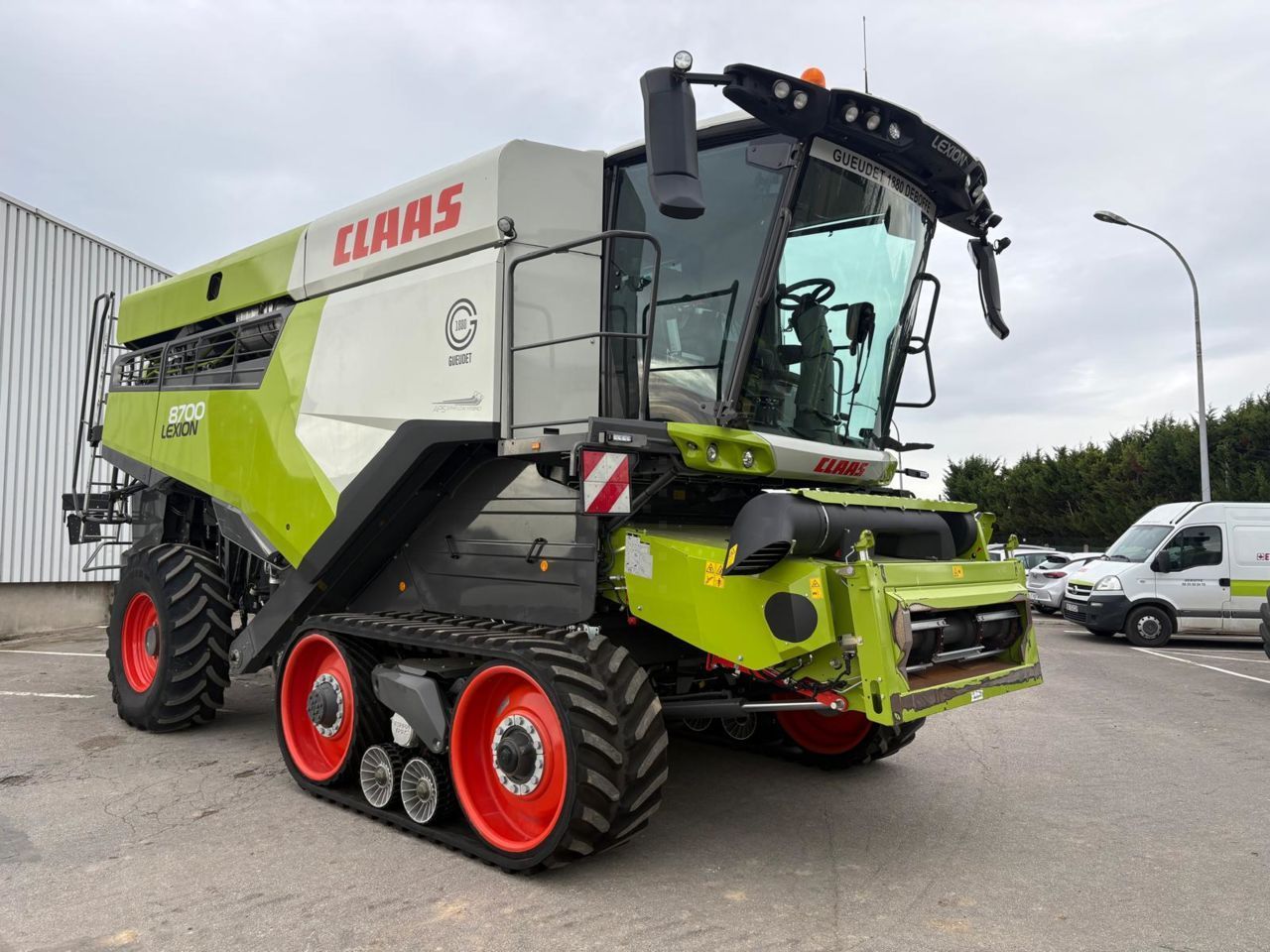 Claas Lexion 8700 Combine harvester €439,000