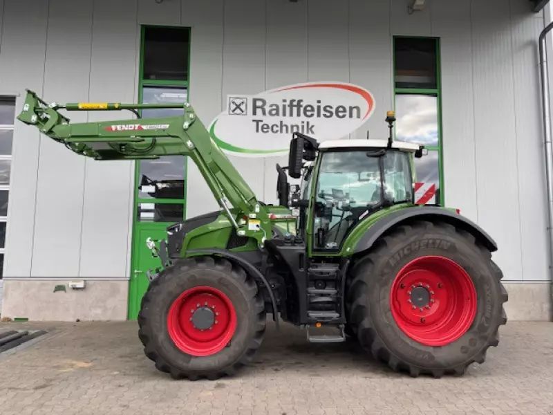 E-FARM: Fendt 726 Vario ProfiPlus - Traktor - id 12PDZCJ - Rok produkcji: 2024 - Motogodziny: 680,Moc silnika: 260,Niemcy