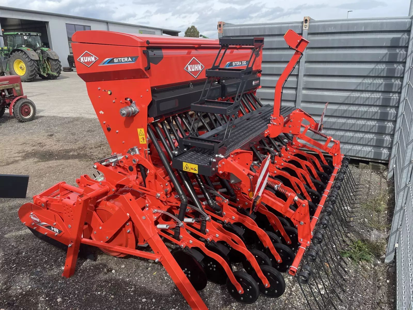 E-FARM: Kuhn Sitera 330-20 E - Semoir - id SAHH6QZ - 36 800 € - Année: 2023 - Allemagne