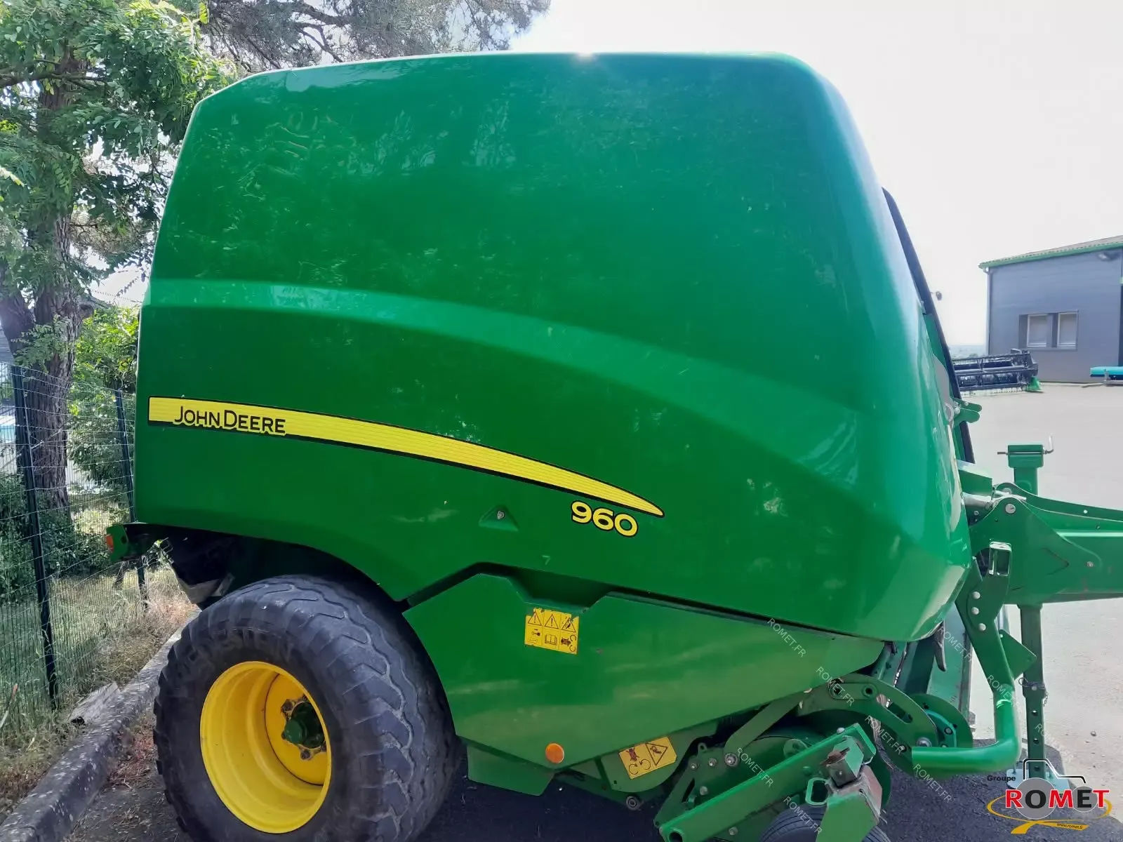 E-FARM: John Deere 960 - Ballenpresse - id 9VYQZGC - 23.100 € - Baujahr: 2016 - Frankreich