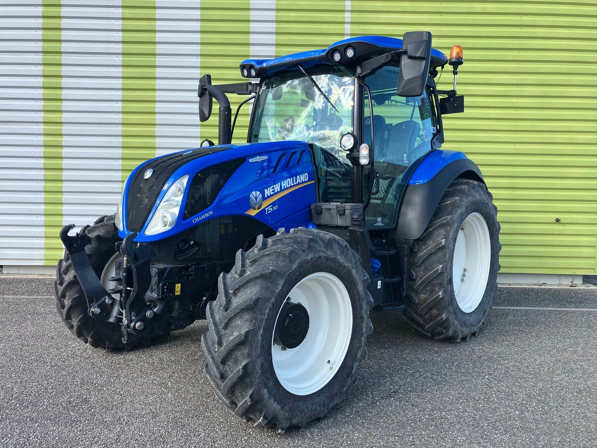 E-FARM: New Holland T5.110 - Traktor - id 3DKXA5E - 65 000 € - Rok produkcji: 2020 - Motogodziny: 1500