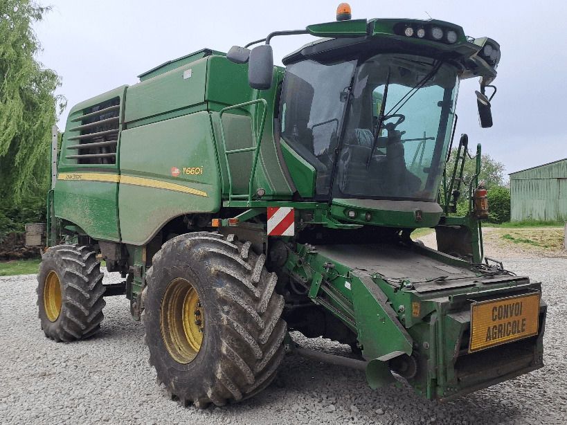John Deere T 660 Combine harvester