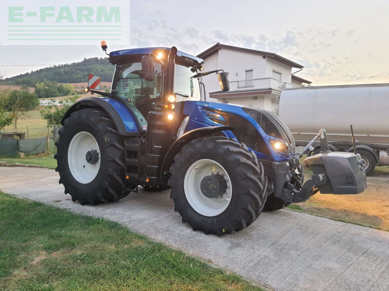 Valtra S294 SmartTouch Tractor €138,000
