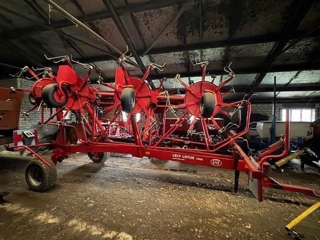 E-FARM: Lely Lotus 1020 - Tedder - id MDAH2GR - €11,000 - Year of construction: 2009 - Netherlands