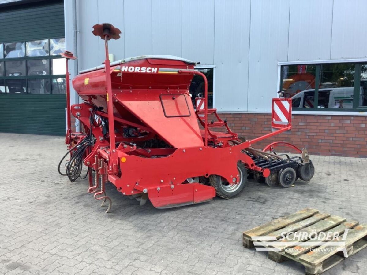 E-FARM: HORSCH Express 3 TD - Siewnik rzędowy/agregat uprawowo-siewny - id 8UJTTC8 - 23 885 € - Rok produkcji: 2012 - Motogodziny: 675,Niemcy