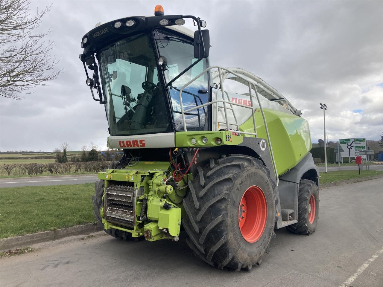 E-FARM: Claas Jaguar 870 - Cosechadora de forraje autopropulsada - id YVS39M5 - 246.299 € - Año: 2022 - Horas: 997,Reino Unido