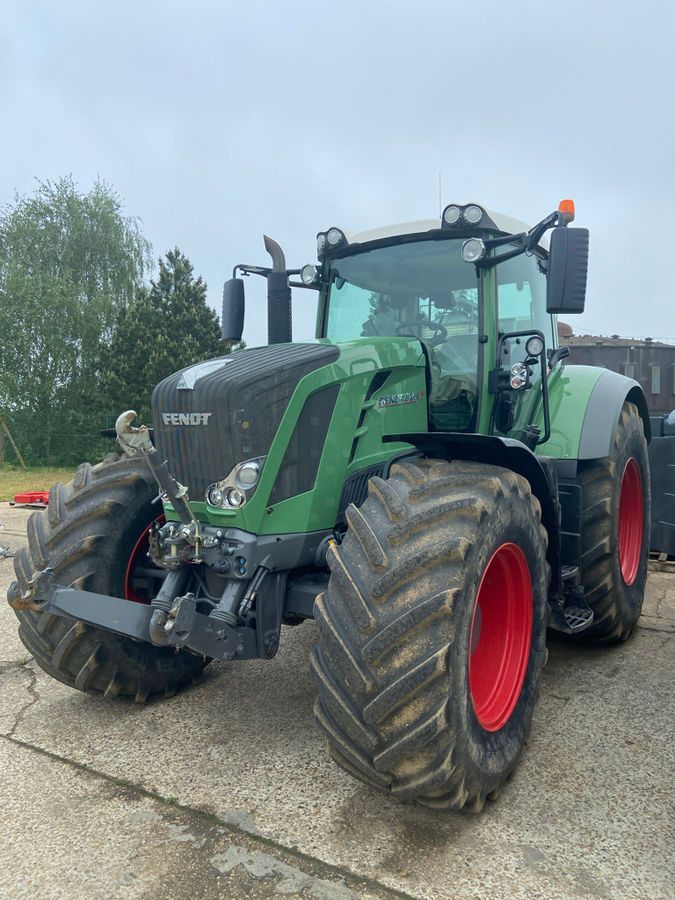 Fendt 826 Vario Tractor €75,000