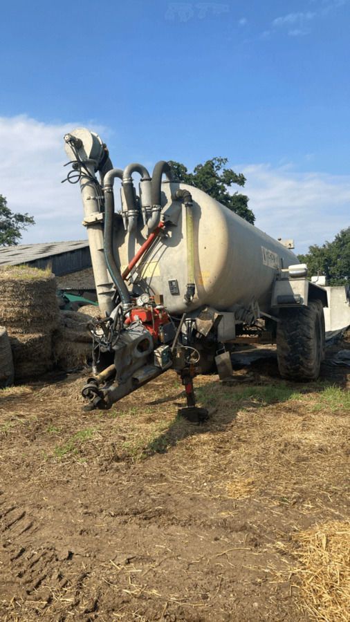 E-FARM: Pichon tci 15700 - Epandeur à lisier automoteur - id QFIGIB2 - 20 000 € - Année: 2007 - France