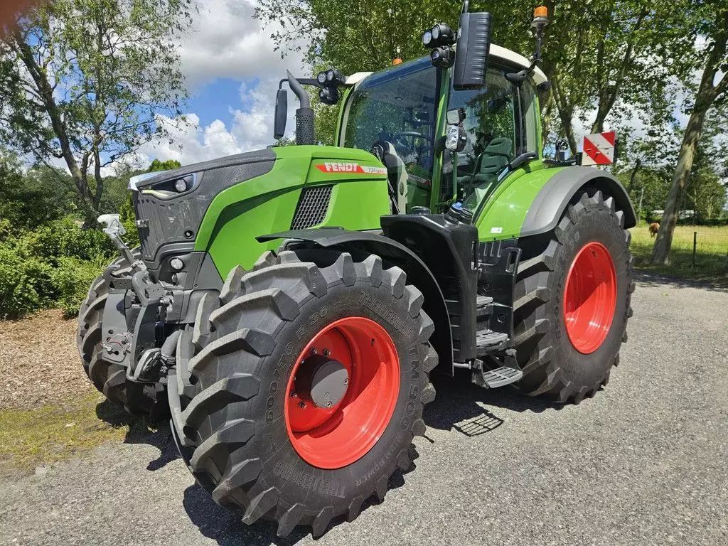 Fendt 726 Vario Tractor €214,000