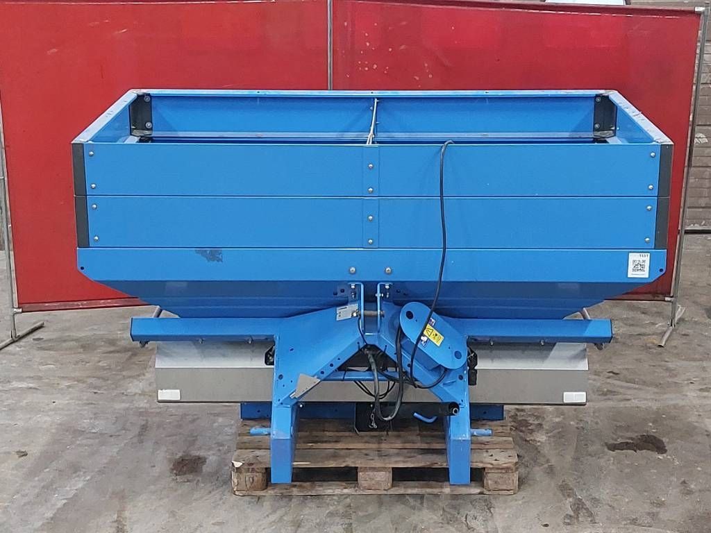 Lemken Spica 8 Fertiliser spreader €5,000
