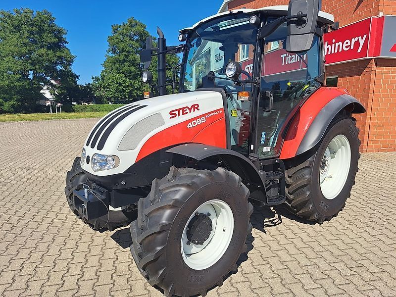 E-FARM: Steyr Kompakt 4065 S - Traktor - id NRT2LGF - 37.500 € - Baujahr: 2023 - Abgelesene Motorstunden: 9,Motorleistung (PS): 65,Deutschland