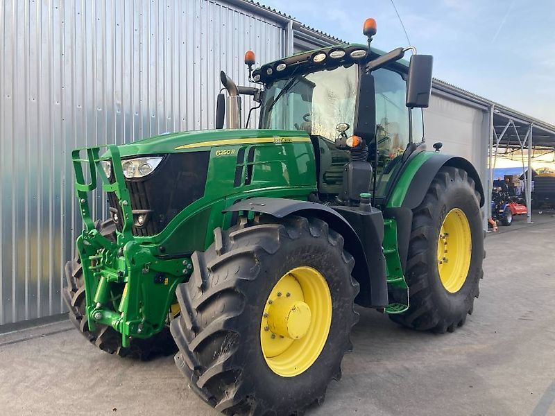 E-FARM: John Deere 6250 R - Τρακτέρ - id Y3E1NR1 - 122.500 € - Χρονία: 2019 - Μετρητής ωρών: 5.831,Ισχύς κινητήρα: 249,Λετονία
