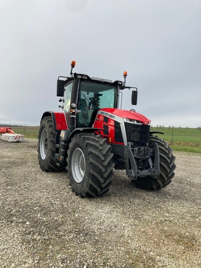 Massey Ferguson 8S.265 Traktor 153.000 €