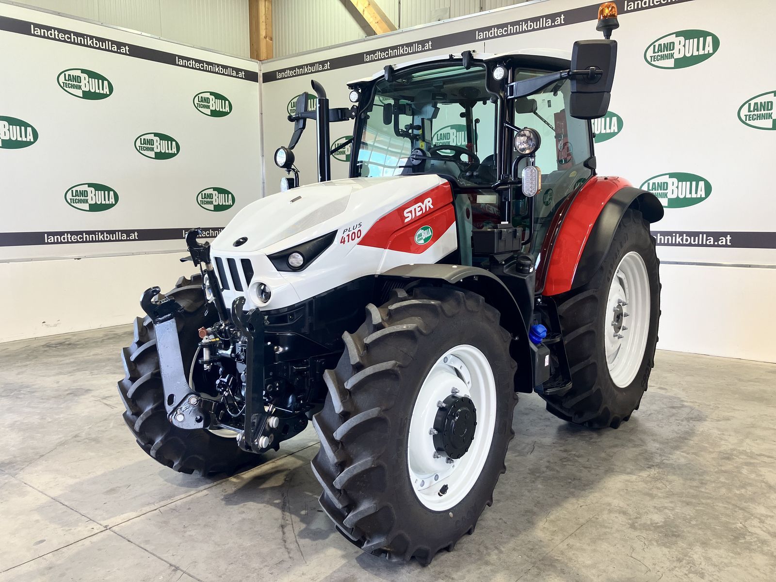 E-FARM: Steyr Kompakt 4100 - Traktor - id FM6PINA - Rok výroby: 2025 - Hodiny motoru: 30,Výkon motoru (HP): 100,Rakousko
